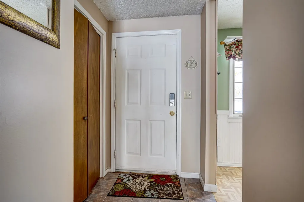 222 Fox Hollow Drive Hudson NH 03051