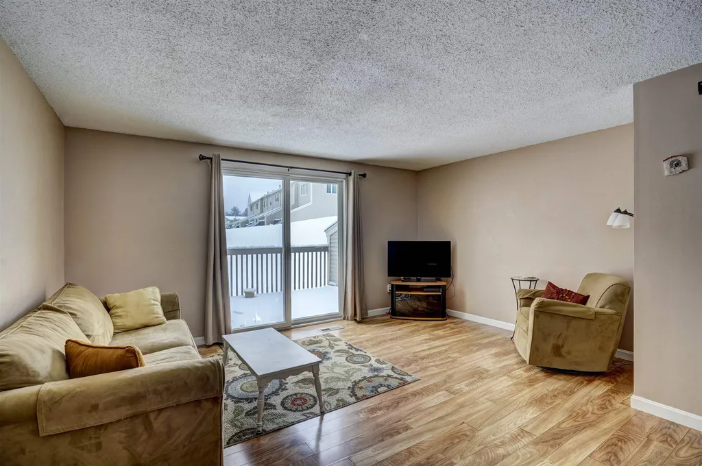 222 Fox Hollow Drive Hudson NH 03051
