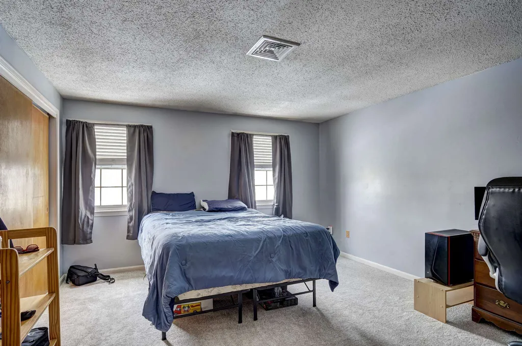 222 Fox Hollow Drive Hudson NH 03051