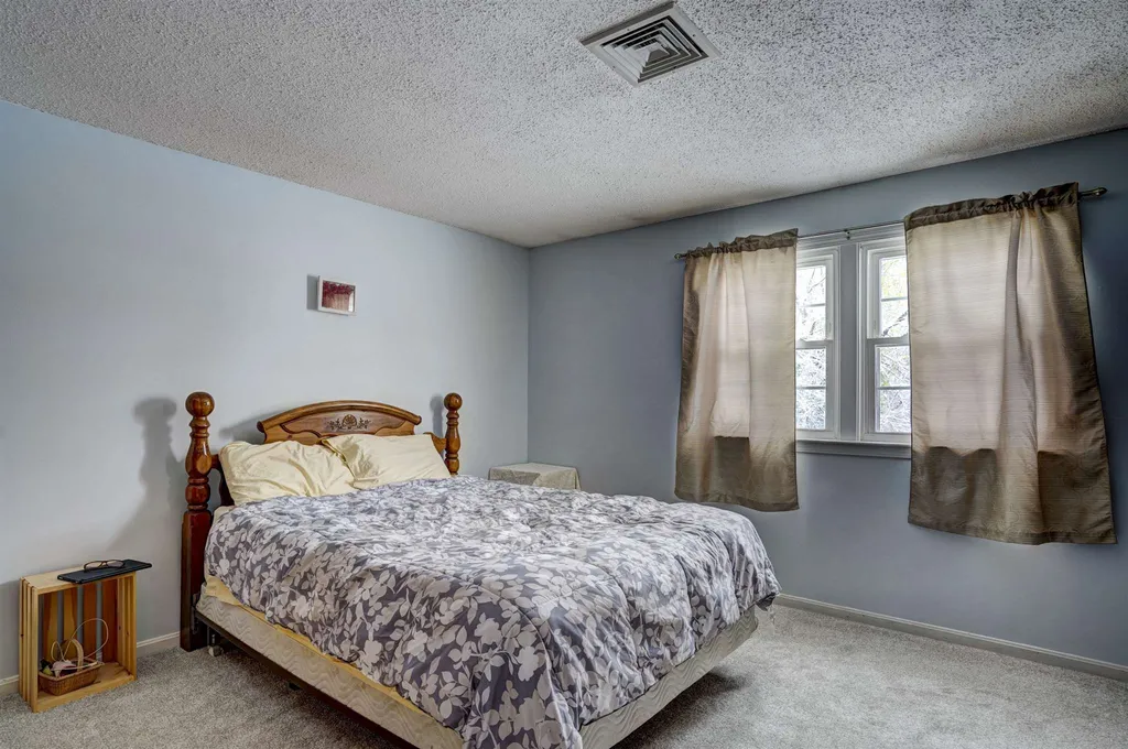 222 Fox Hollow Drive Hudson NH 03051
