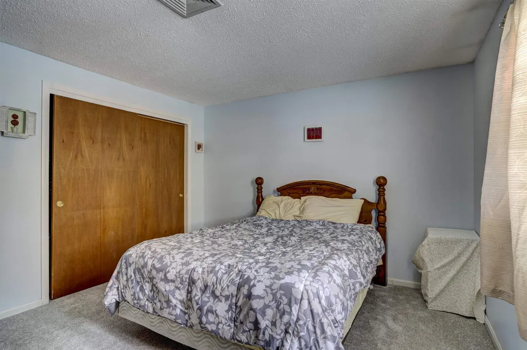 222 Fox Hollow Drive Hudson NH 03051