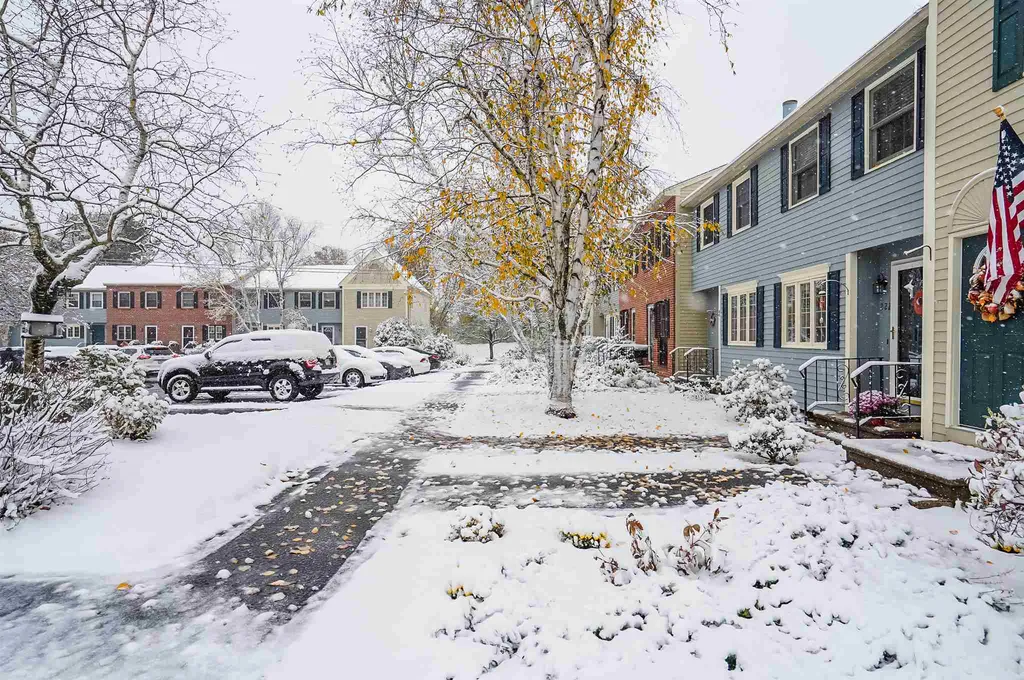 222 Fox Hollow Drive Hudson NH 03051