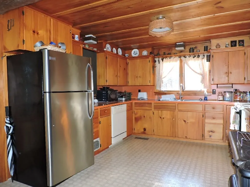 24 Mount William Pond Road Weare NH 03281