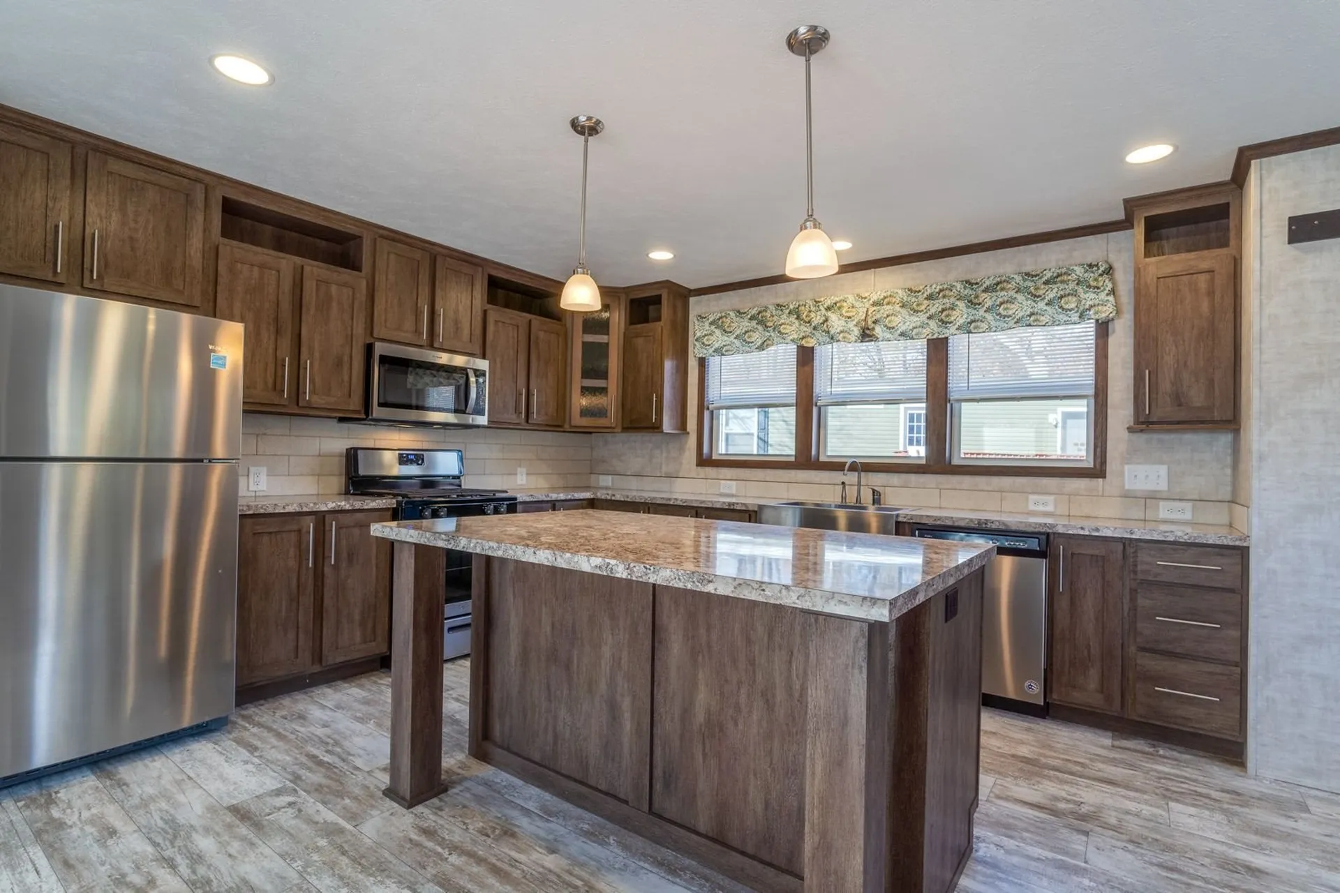 10 South Cranberry Lane Rochester NH 03867