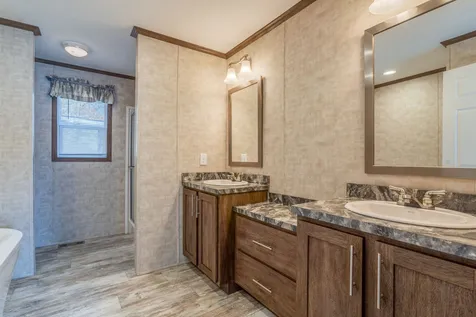 10 South Cranberry Lane Rochester NH 03867