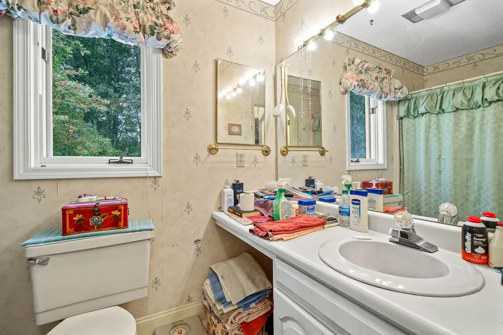 10 Wynridge Road Windham NH 03087