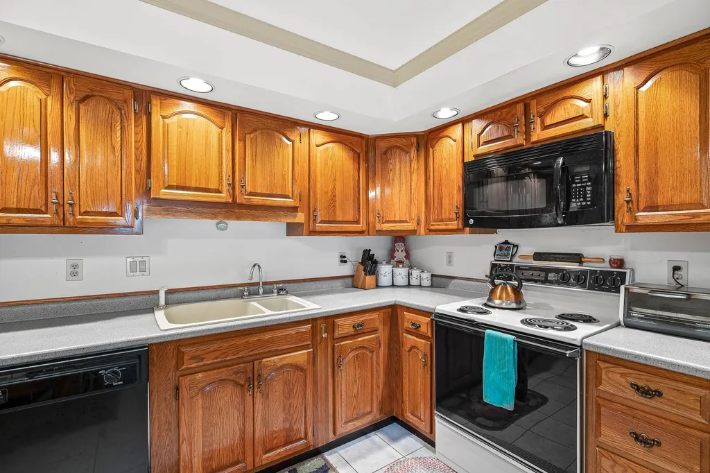 10 Wynridge Road Windham NH 03087
