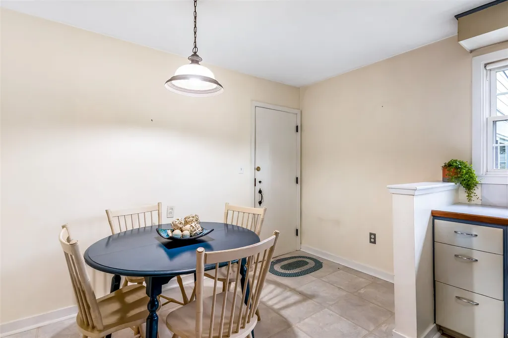 8 Curtis Avenue Essex VT 05452