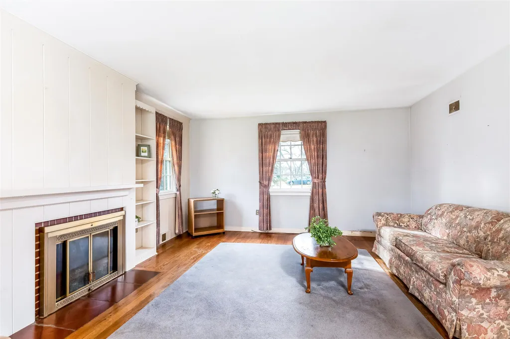 8 Curtis Avenue Essex VT 05452