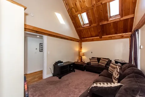 48 Emus Way York ME 03909