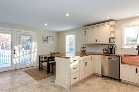 48 Emus Way York ME 03909