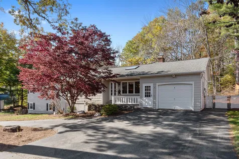 4 Rocky Hill Drive Nashua NH 03062