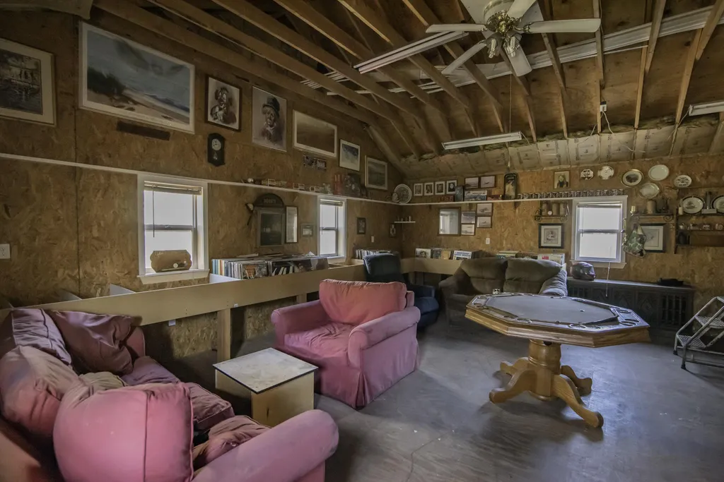 18 Cheney Lane Danville NH 03819