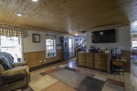 18 Cheney Lane Danville NH 03819
