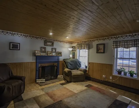 18 Cheney Lane Danville NH 03819