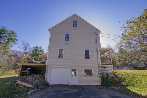 18 Cheney Lane Danville NH 03819