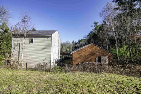 18 Cheney Lane Danville NH 03819