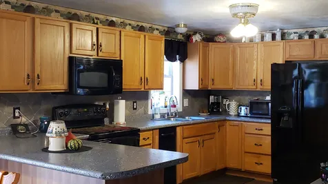 18 Cheney Lane Danville NH 03819