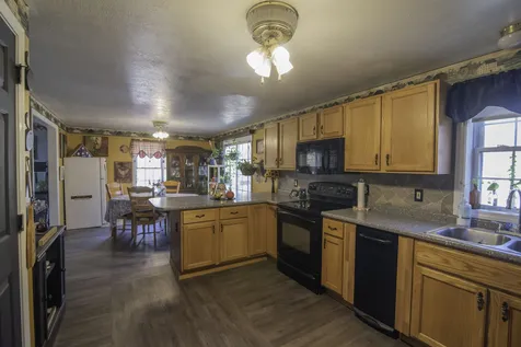 18 Cheney Lane Danville NH 03819