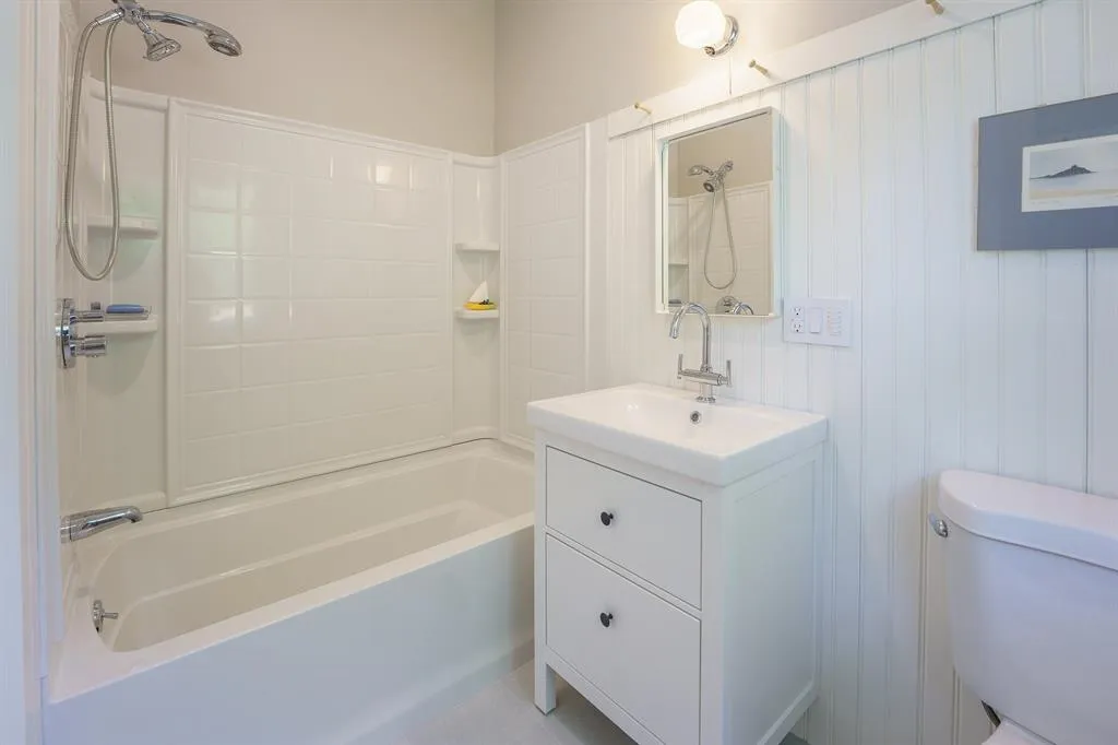 17 Lake Street Meredith NH 03253