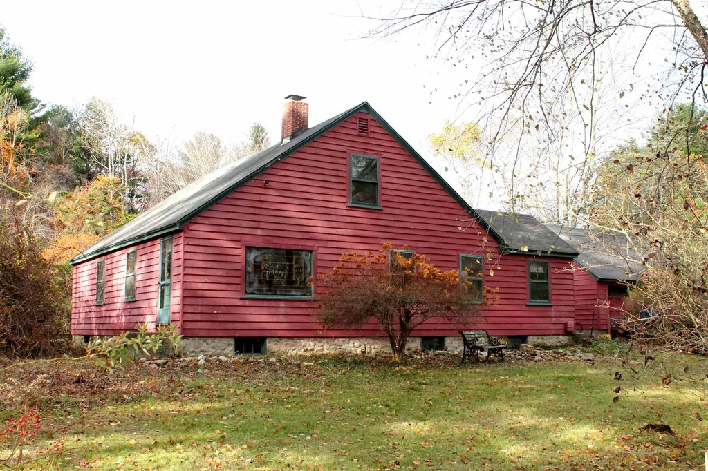 112 Pelham Road Hudson NH 03051