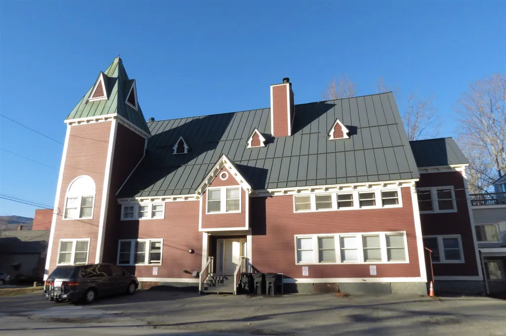 18 Pleasant Street Ludlow VT 05149