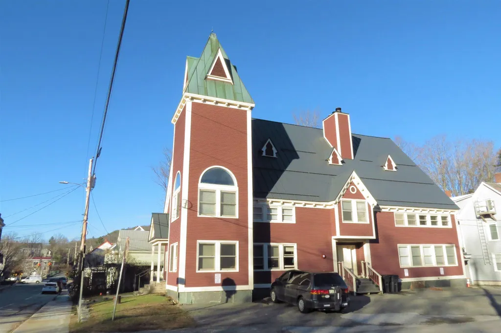 18 Pleasant Street Ludlow VT 05149