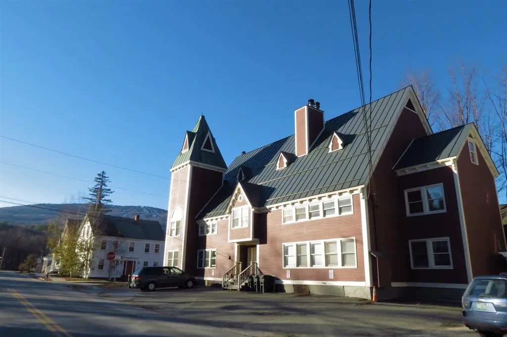 18 Pleasant Street Ludlow VT 05149