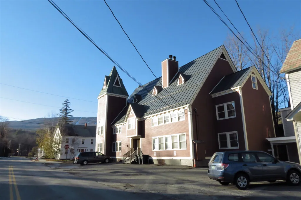 18 Pleasant Street Ludlow VT 05149