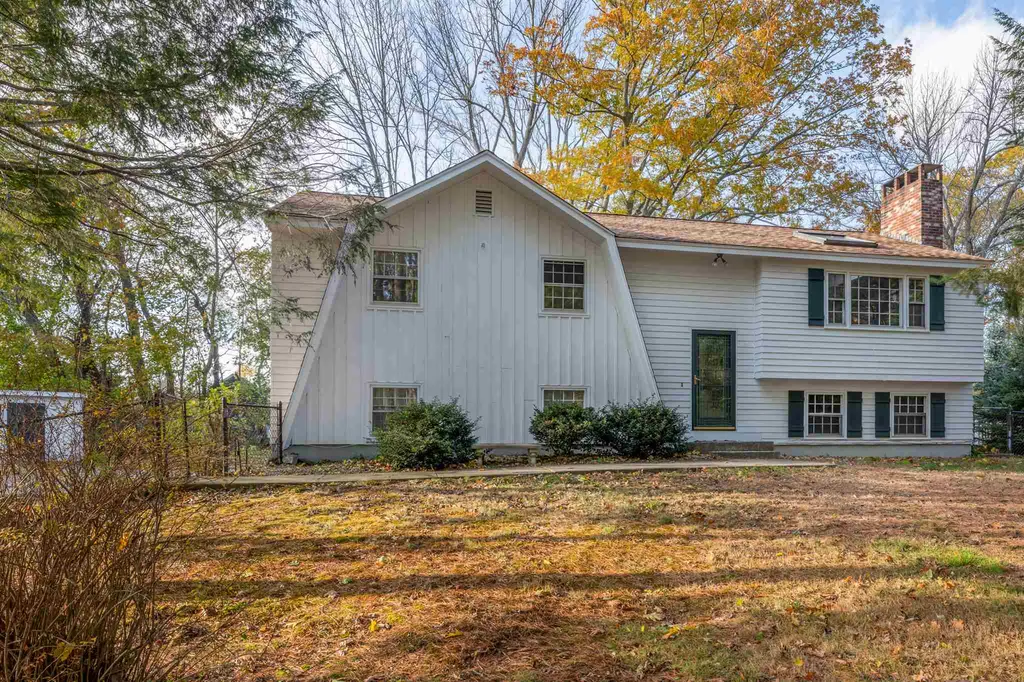 20 Raydon Road York ME 03909
