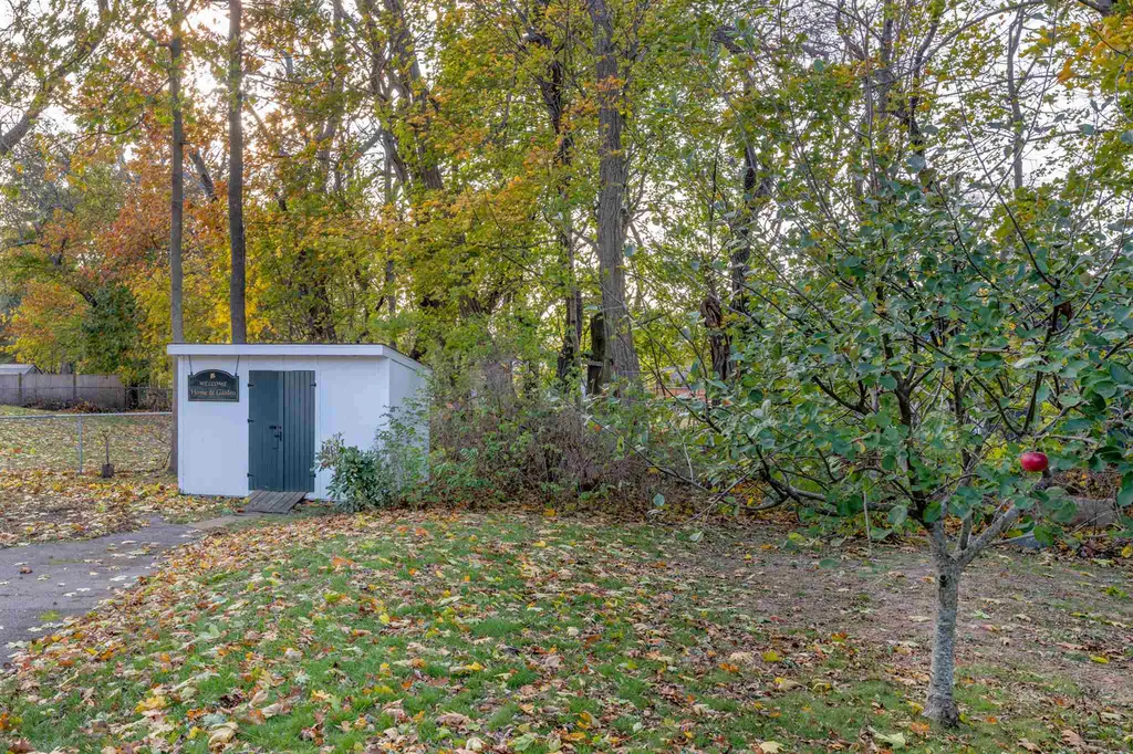 20 Raydon Road York ME 03909