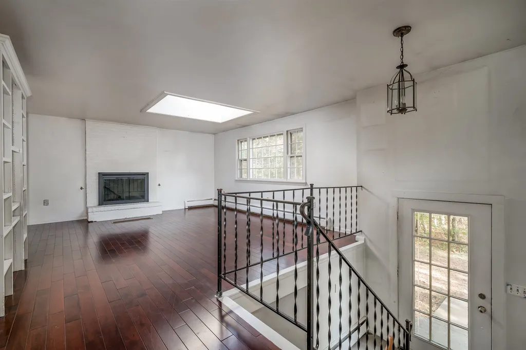20 Raydon Road York ME 03909