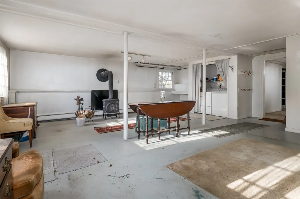 20 Raydon Road York ME 03909