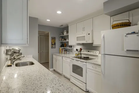 33 Spit Brook Road Nashua NH 03060