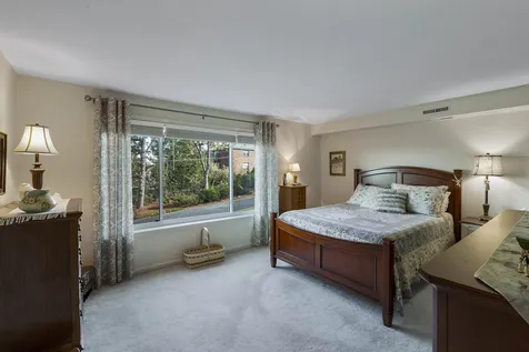 33 Spit Brook Road Nashua NH 03060
