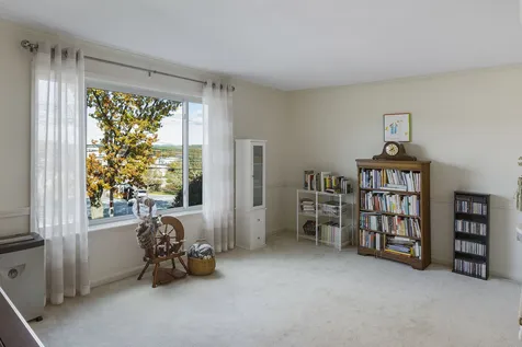 33 Spit Brook Road Nashua NH 03060