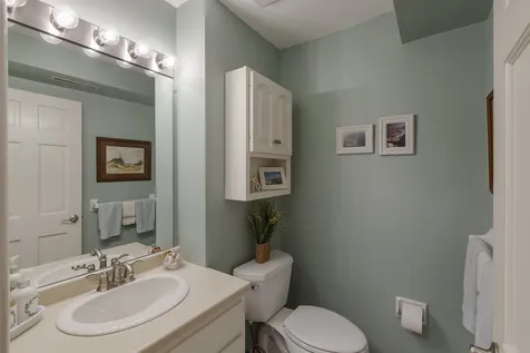 33 Spit Brook Road Nashua NH 03060