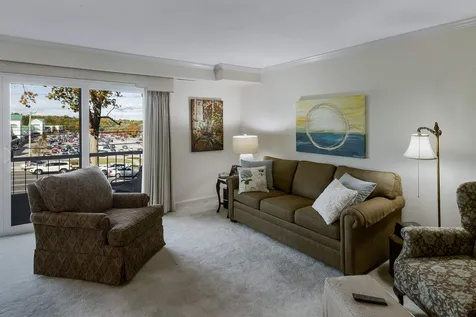 33 Spit Brook Road Nashua NH 03060