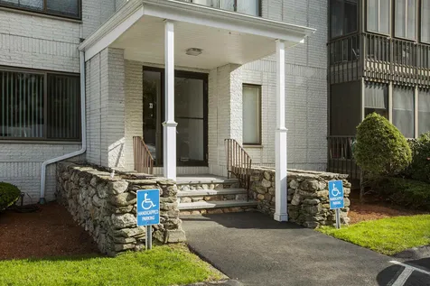 33 Spit Brook Road Nashua NH 03060