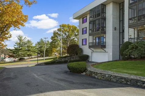 33 Spit Brook Road Nashua NH 03060