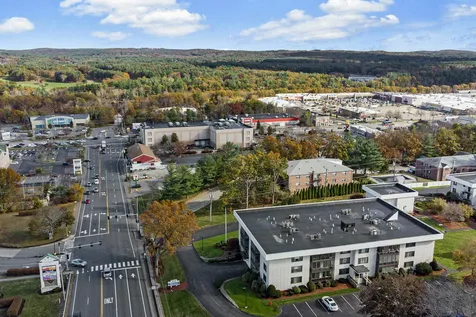 33 Spit Brook Road Nashua NH 03060
