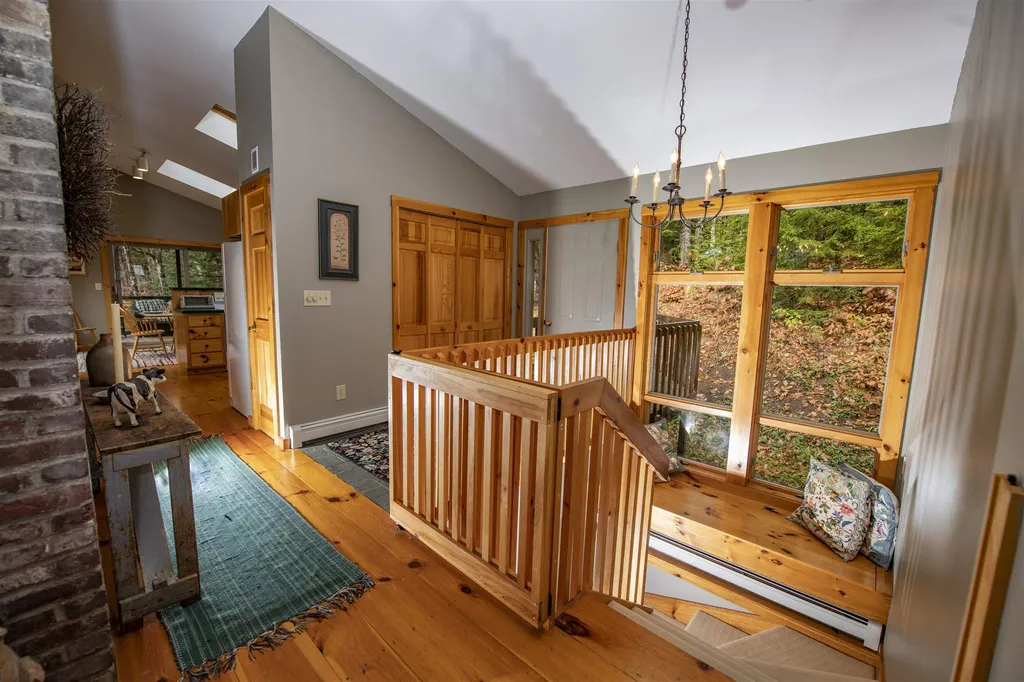 324 Hard Road Hartford VT 05059