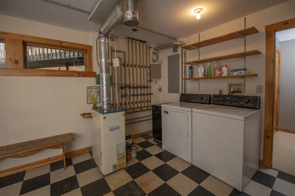 324 Hard Road Hartford VT 05059