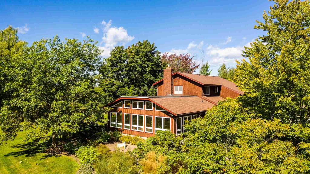 5296 Dorset Street Shelburne VT 05482