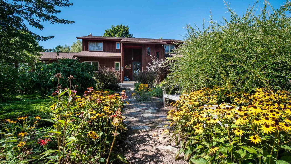 5296 Dorset Street Shelburne VT 05482