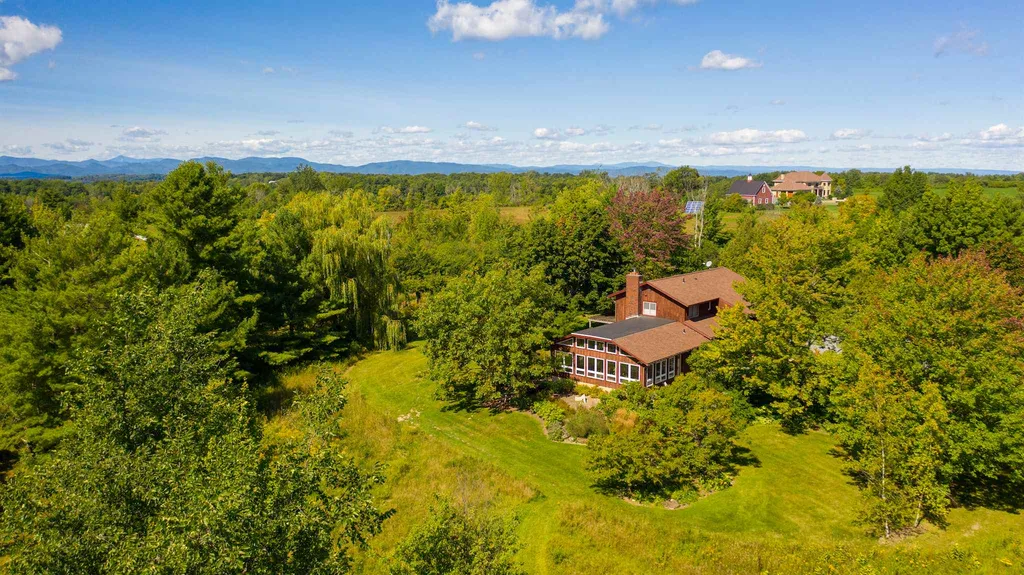 5296 Dorset Street Shelburne VT 05482