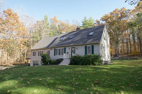 5 Laura Lane Newton NH 03858