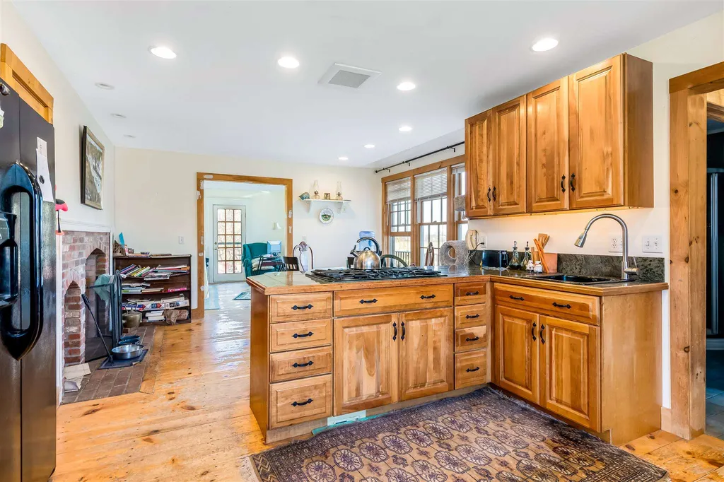 679 One Mile Road Charlotte VT 05445