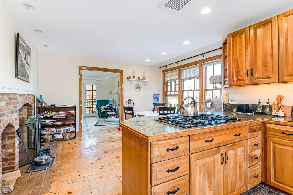 679 One Mile Road Charlotte VT 05445