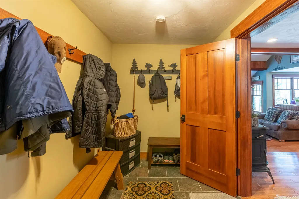 10 River View Drive Lincoln NH 03256-1